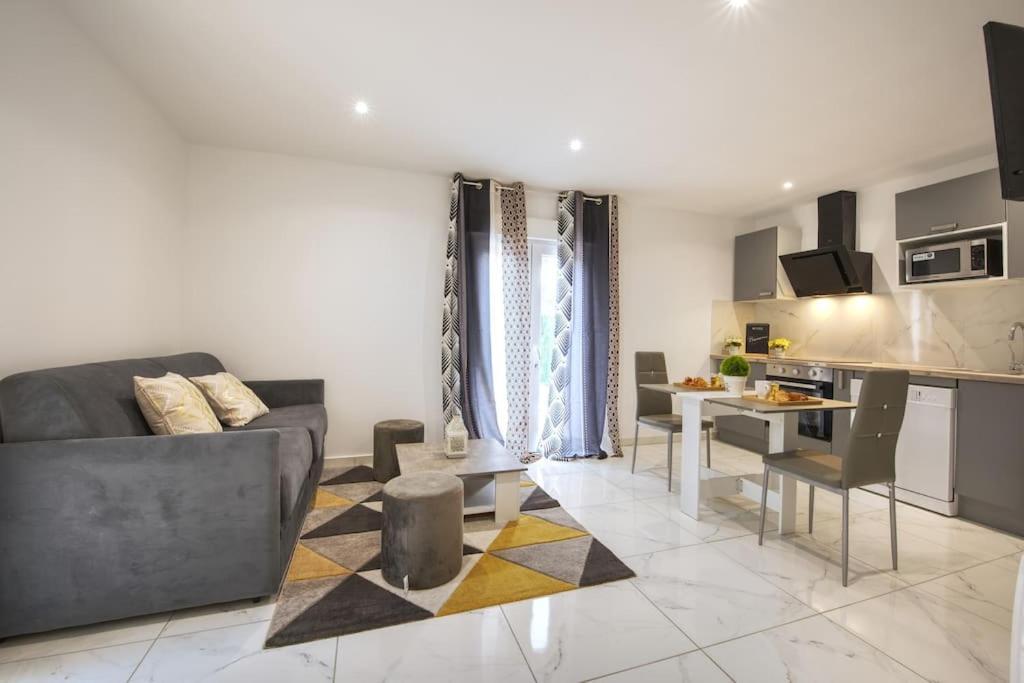 Appt P2 De 1 A 6 Pers A Rognac Exterior foto